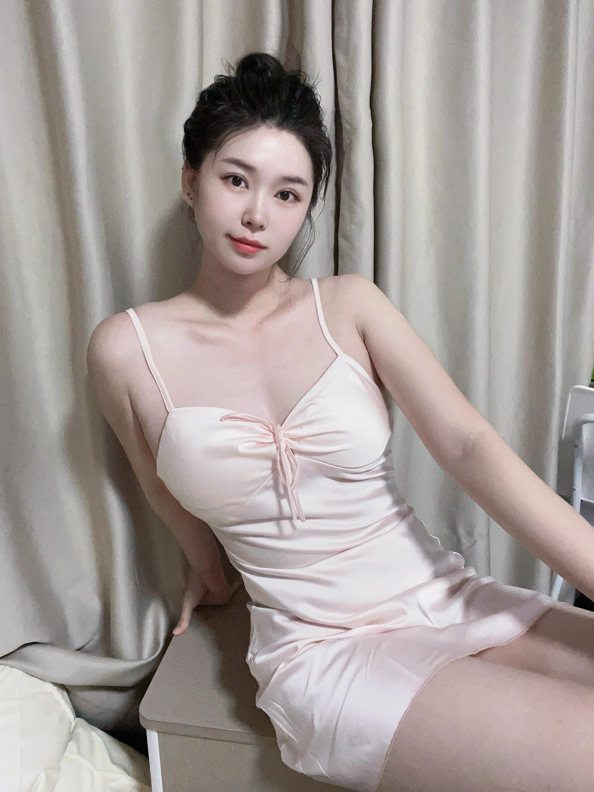 上海分享崇明区极品少妇 水多 床上高手