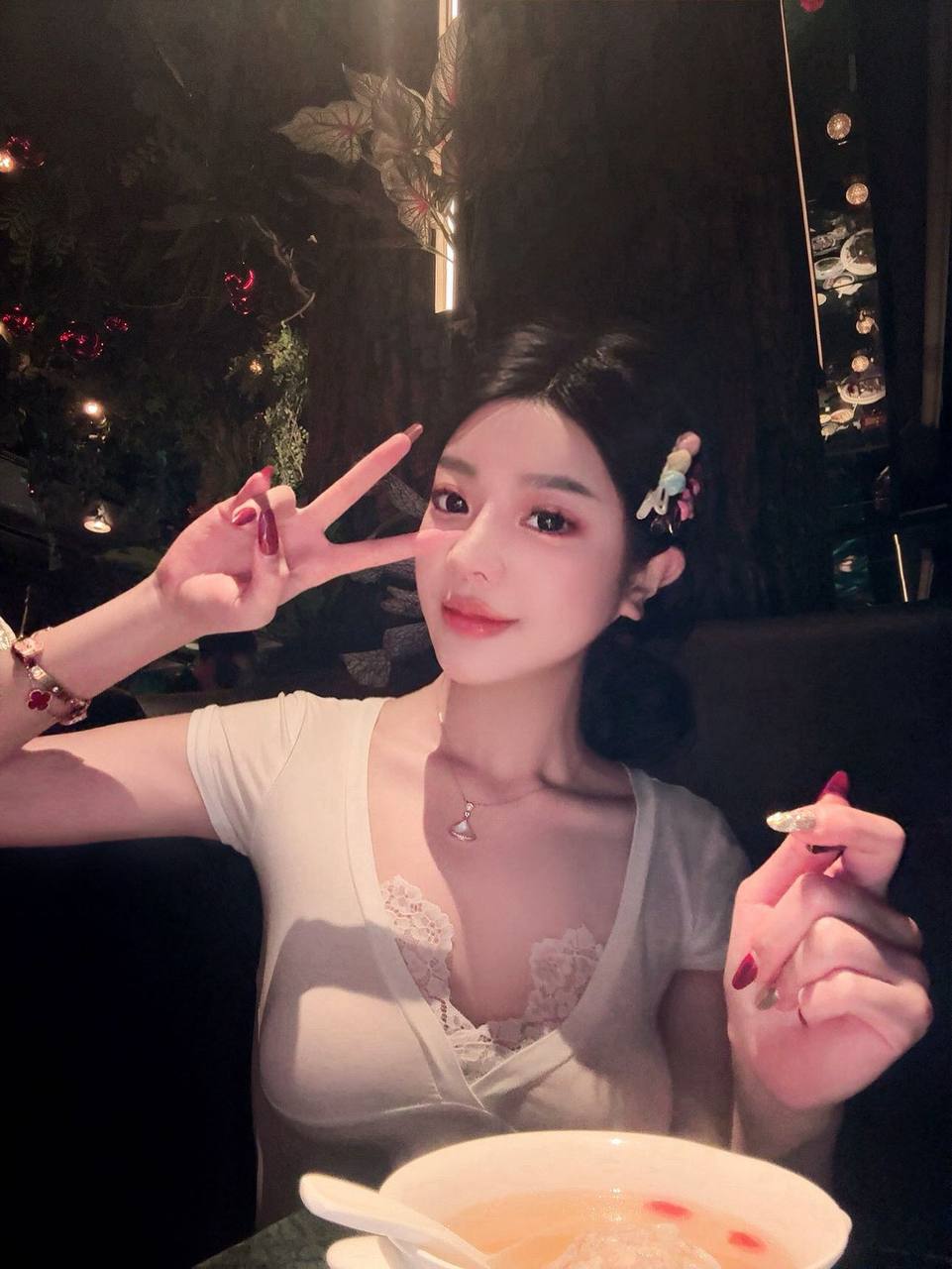 深圳漂亮小姐姐刚下海，胸很软推的舒服