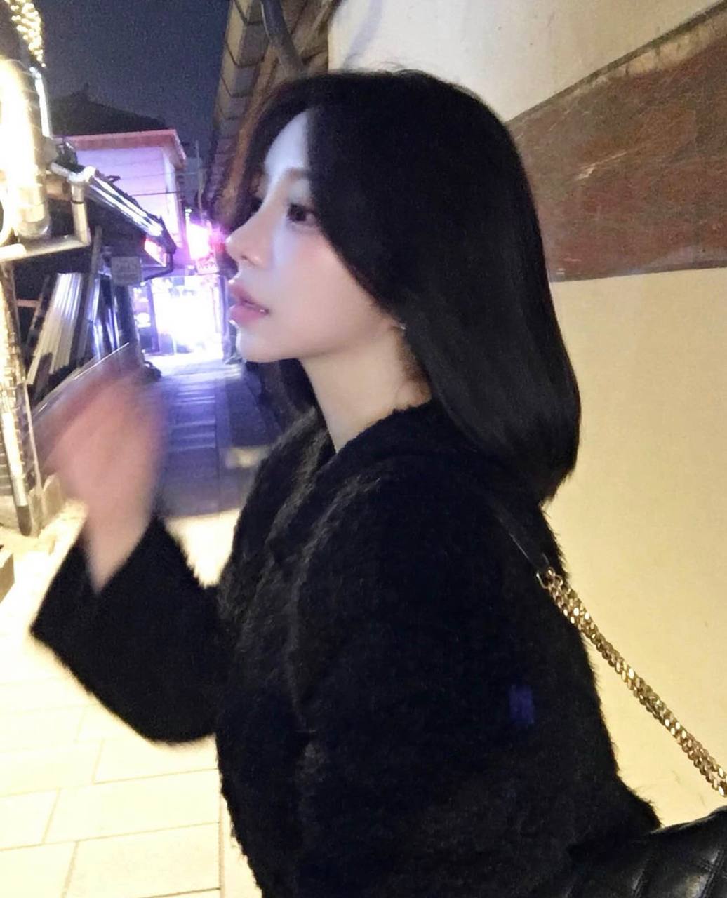 上海市卢湾区开朗的商场职员