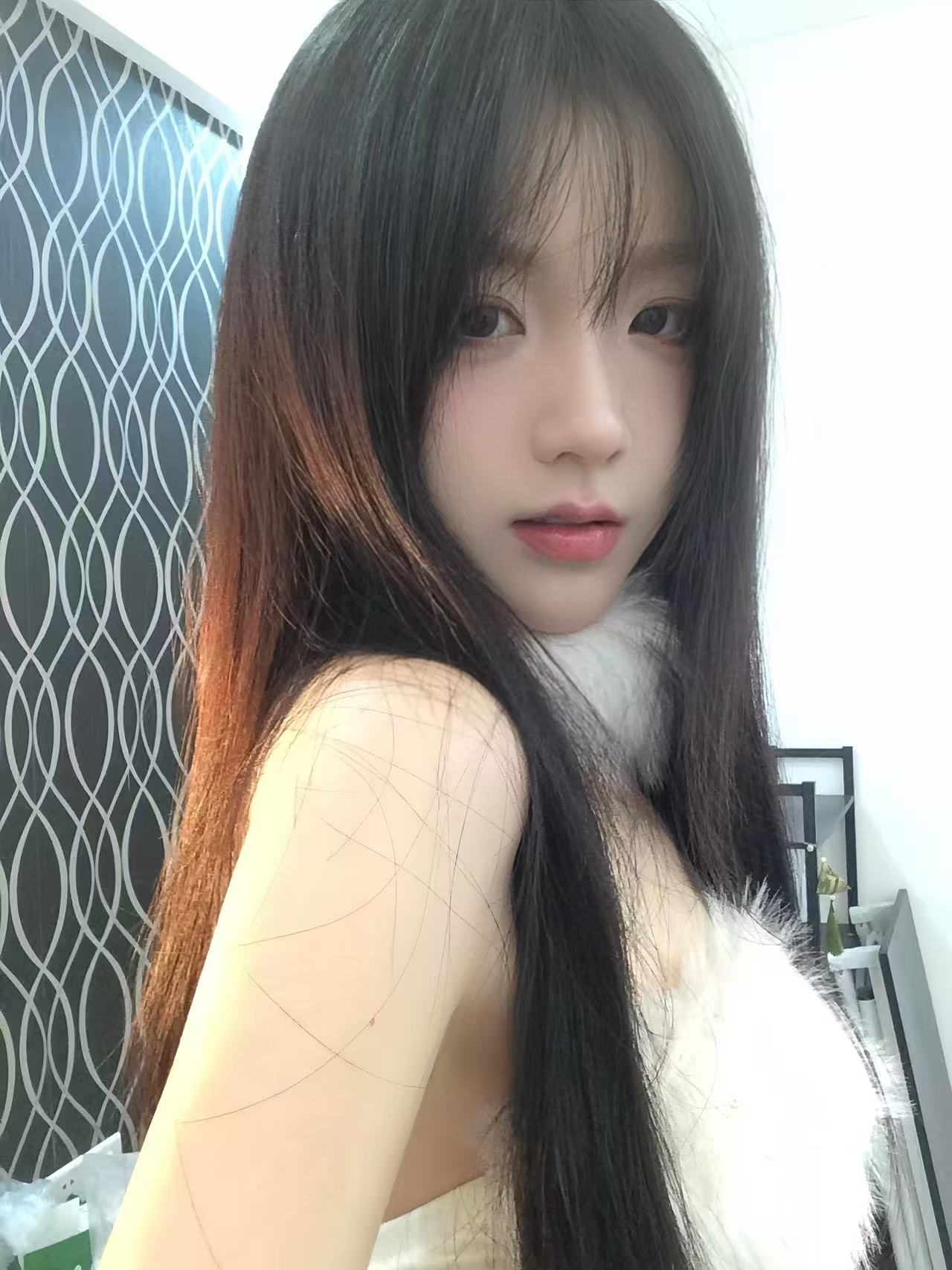 上海浦东妹妹白虎嫩逼刚下海