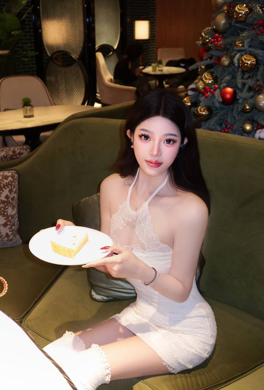 深圳漂亮小姐姐刚下海，胸很软推的舒服