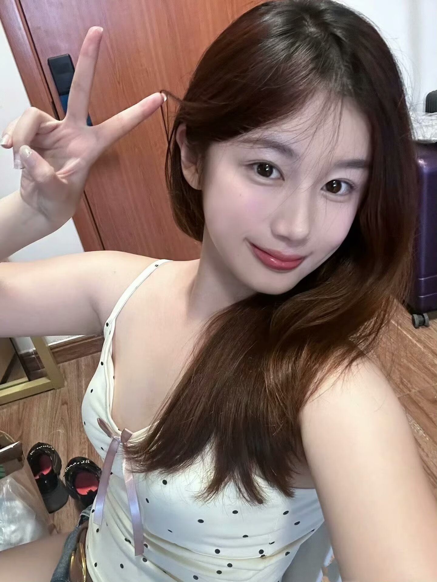 上海徐汇闵行稀缺长蛇阵海选 旗袍纯欲尤物 JK黑白双丝00后兼职 SM跪式服务 只选对的不去贵的