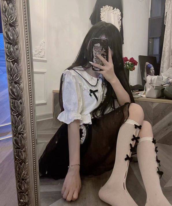 青岛05年在校生 兼职温柔恬静乖乖女   皮肤雪白灵气十足、清纯气质         举手投足间散发迷人温柔气息     JK 情趣 黑丝 白丝