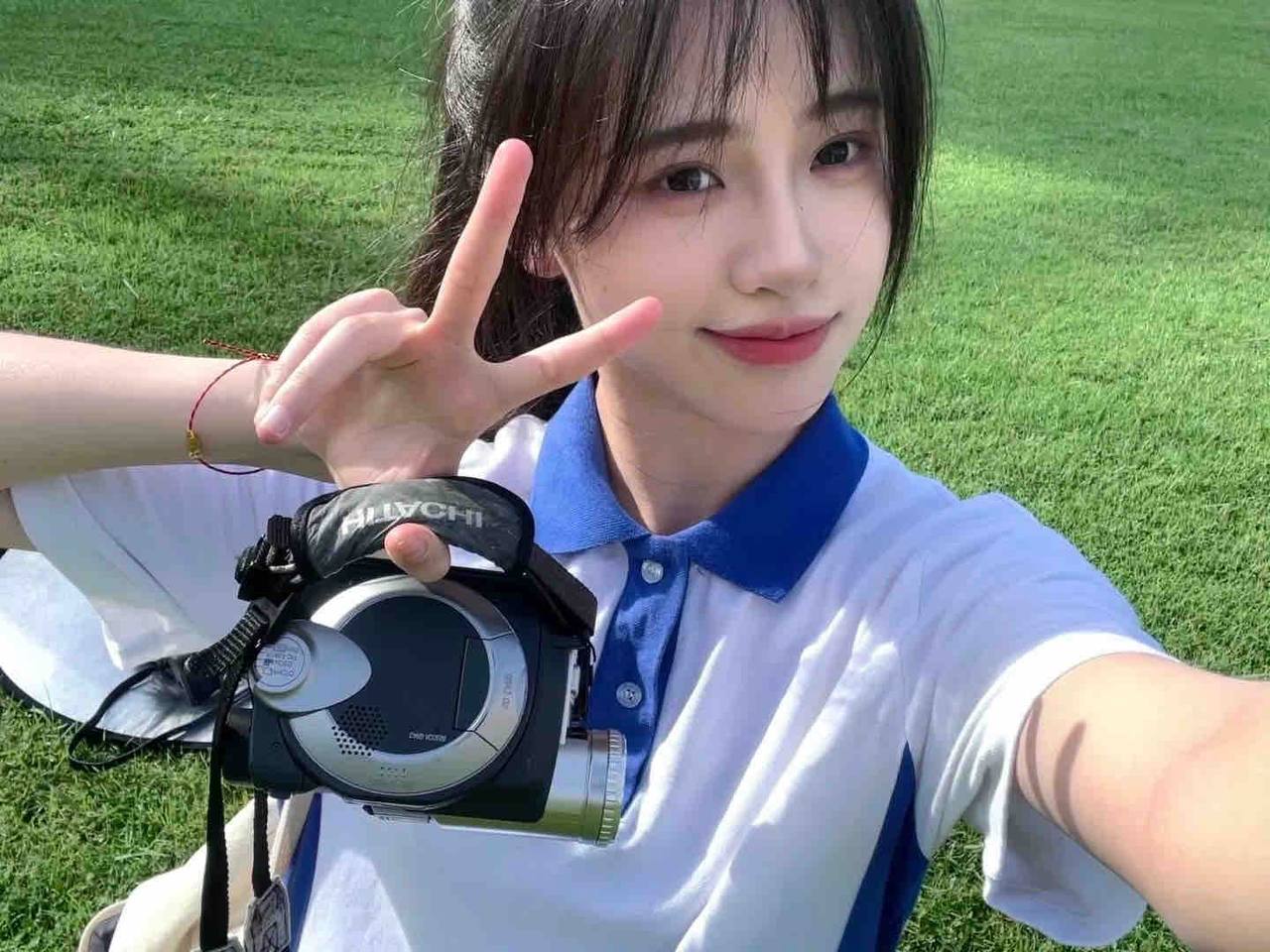 青岛刚出校的极品白虎小妹~