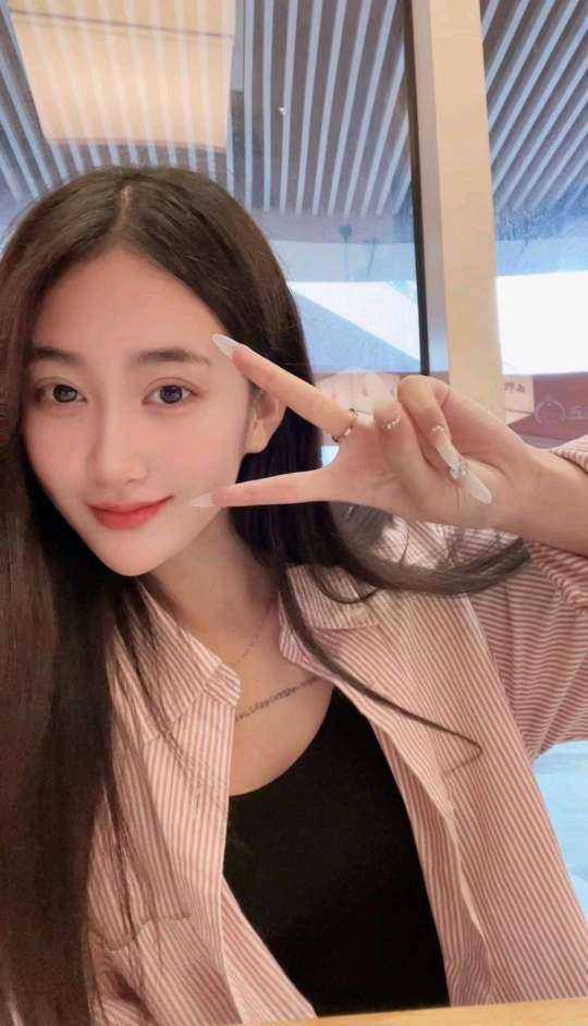 武汉武昌极品小姐姐-集美全国高端外围 武汉武昌极品小姐姐