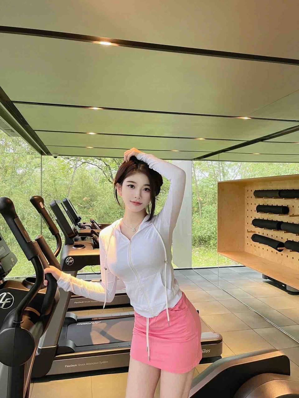 福州漫画身材蜜桃臀 童颜q