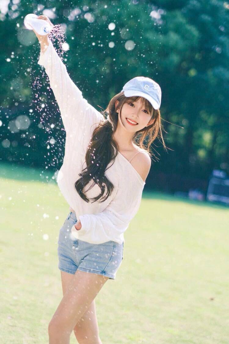 深圳极品小妖精 清纯甜美 大眼睛