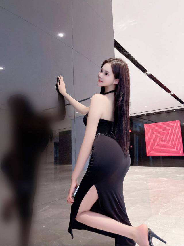 长沙妹子上下粉嫩，看起来像新开发的，什么姿势都配合，胸很软，牛奶肌肤，又白又嫩，嗲声嗲气，叫床声也是，叫的我心都酥了，年轻女孩玩起...