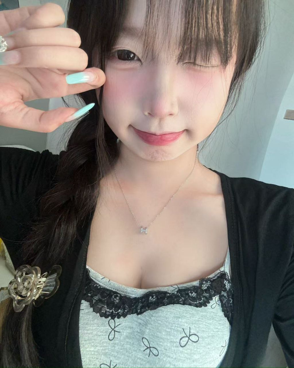 重庆刚出校的极品白虎小妹~-集美全国高端外围 重庆刚出校的极品白虎小妹~