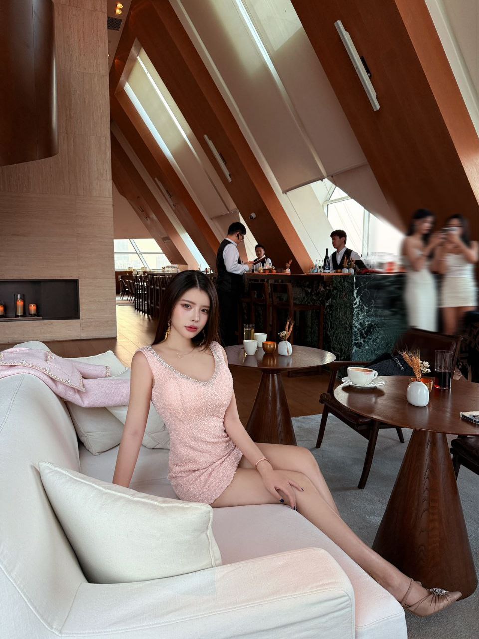 广州全身雪白！气质清纯，洋气网红类型