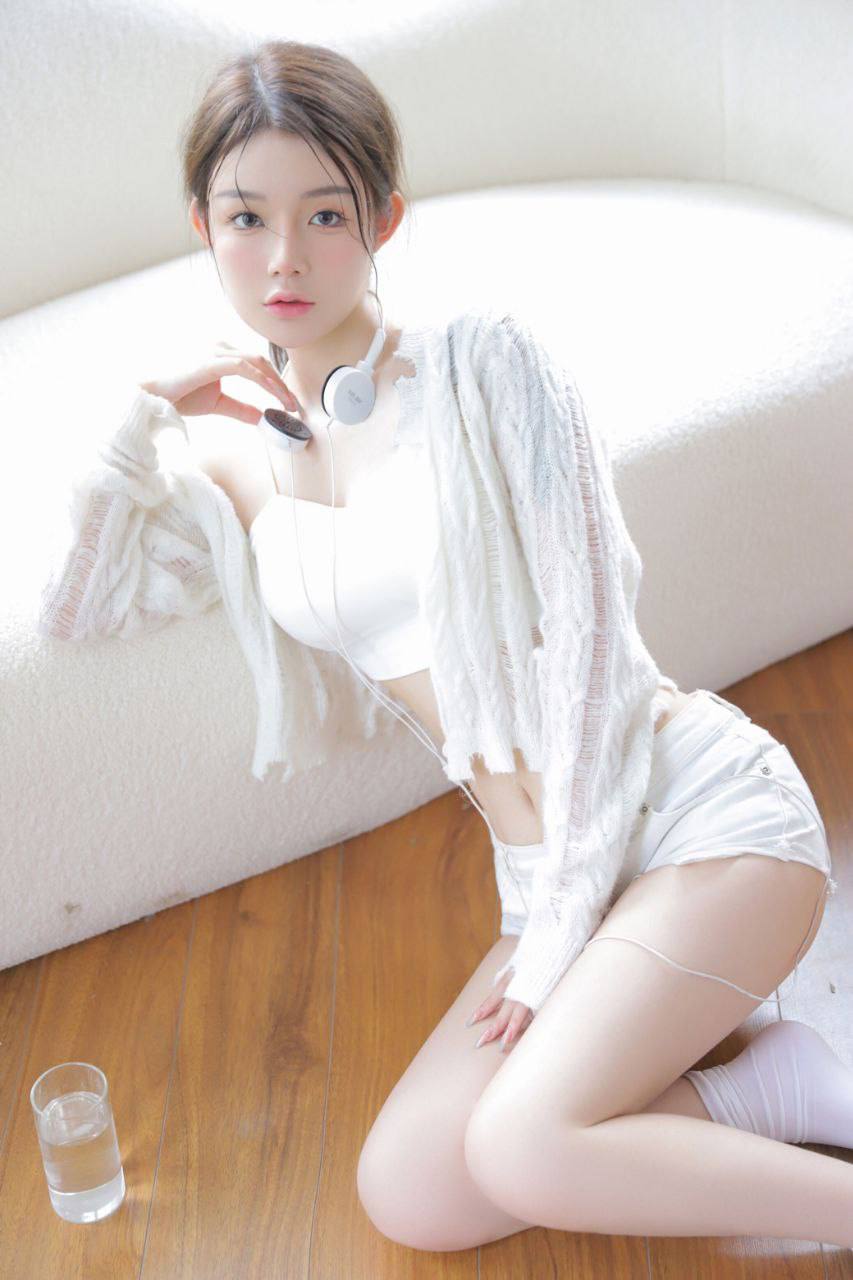 江苏省南通市骚妹小穴紧后入各种活超爽