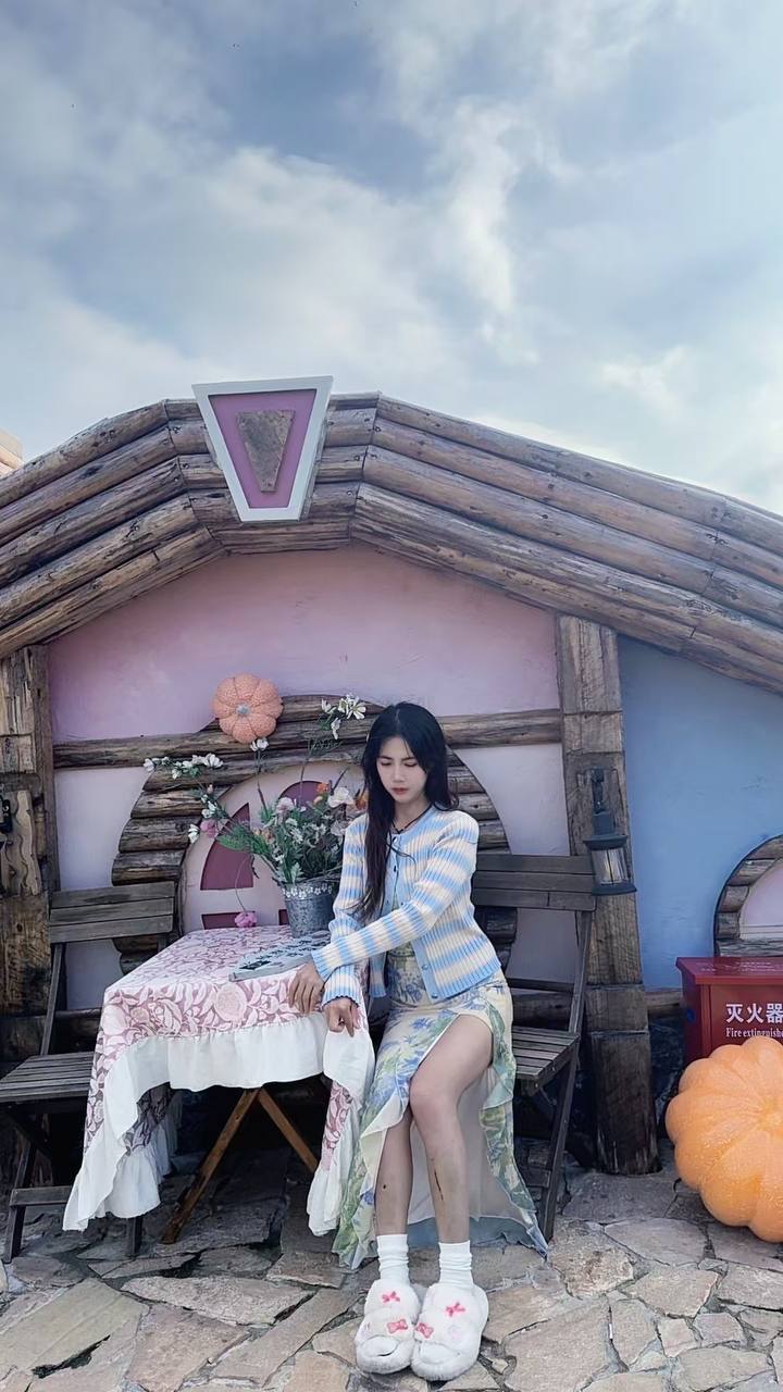 福州 会一字马 舞蹈功底 身体柔软无纹身