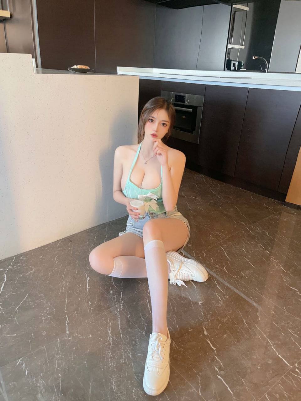 南昌大胸性感小姐姐