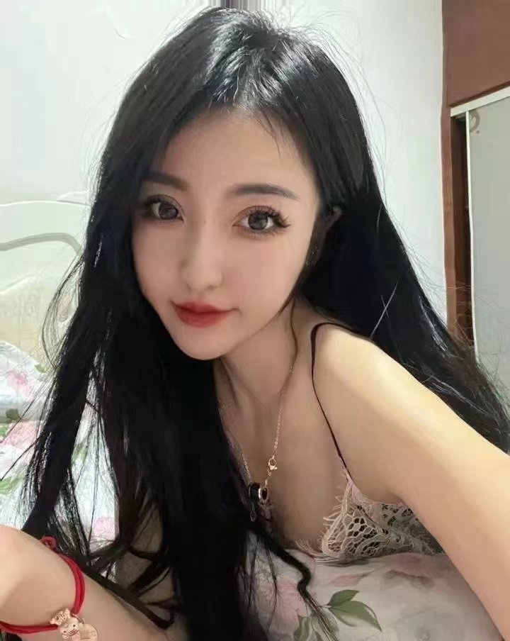 上海清纯妹妹 粉嫩B紧 会吸会舔爆爆爆