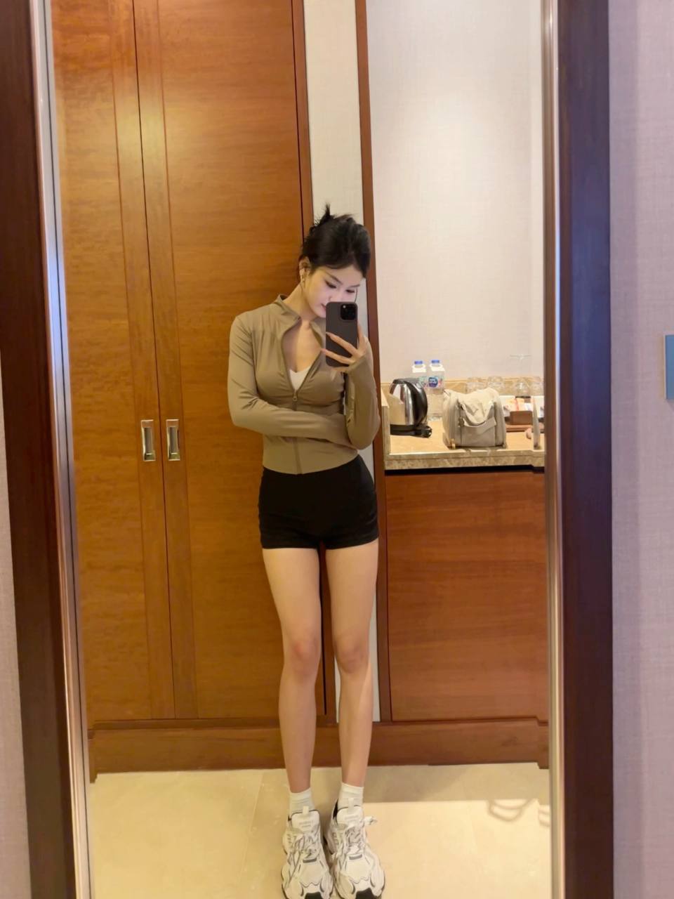 西安长腿骚货小姐姐