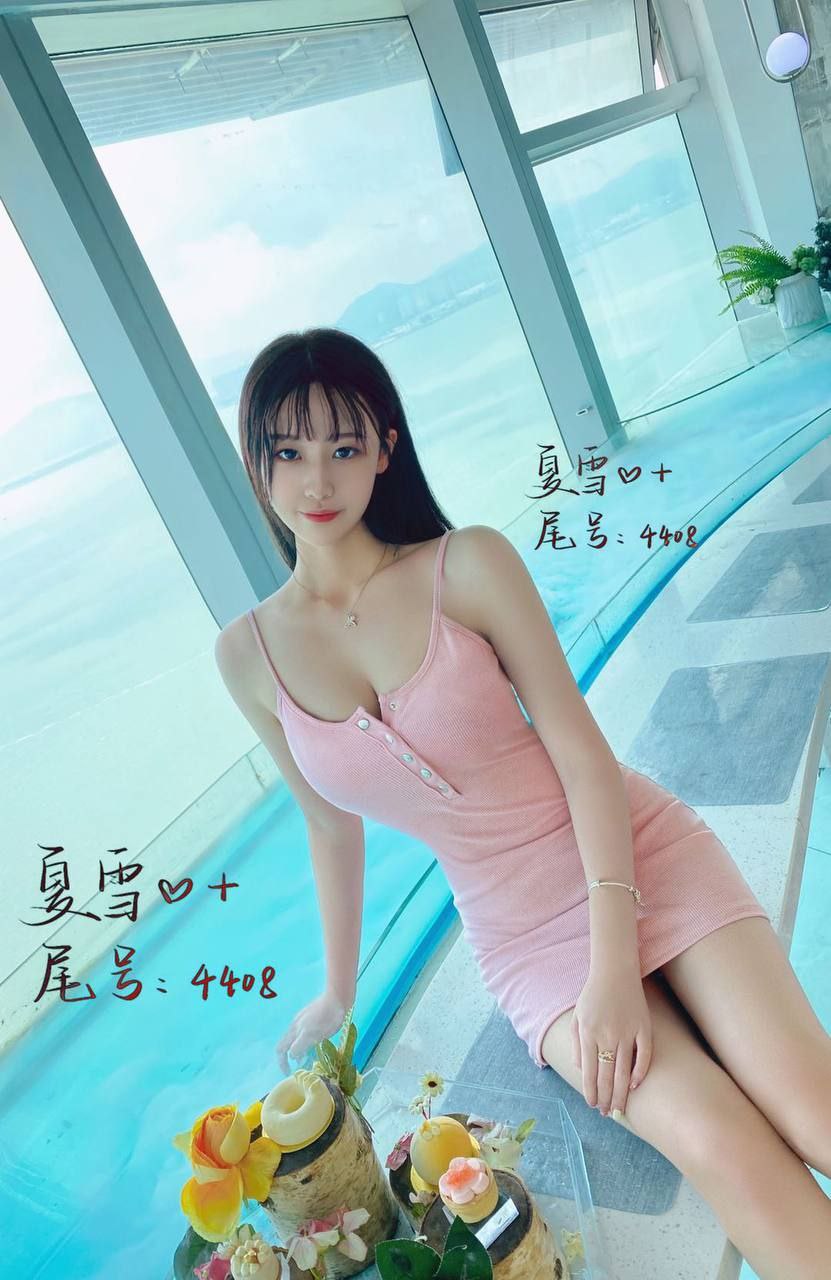 珠海02年舞蹈老师兼职肤白腿长，可一字马，可解锁更多姿势