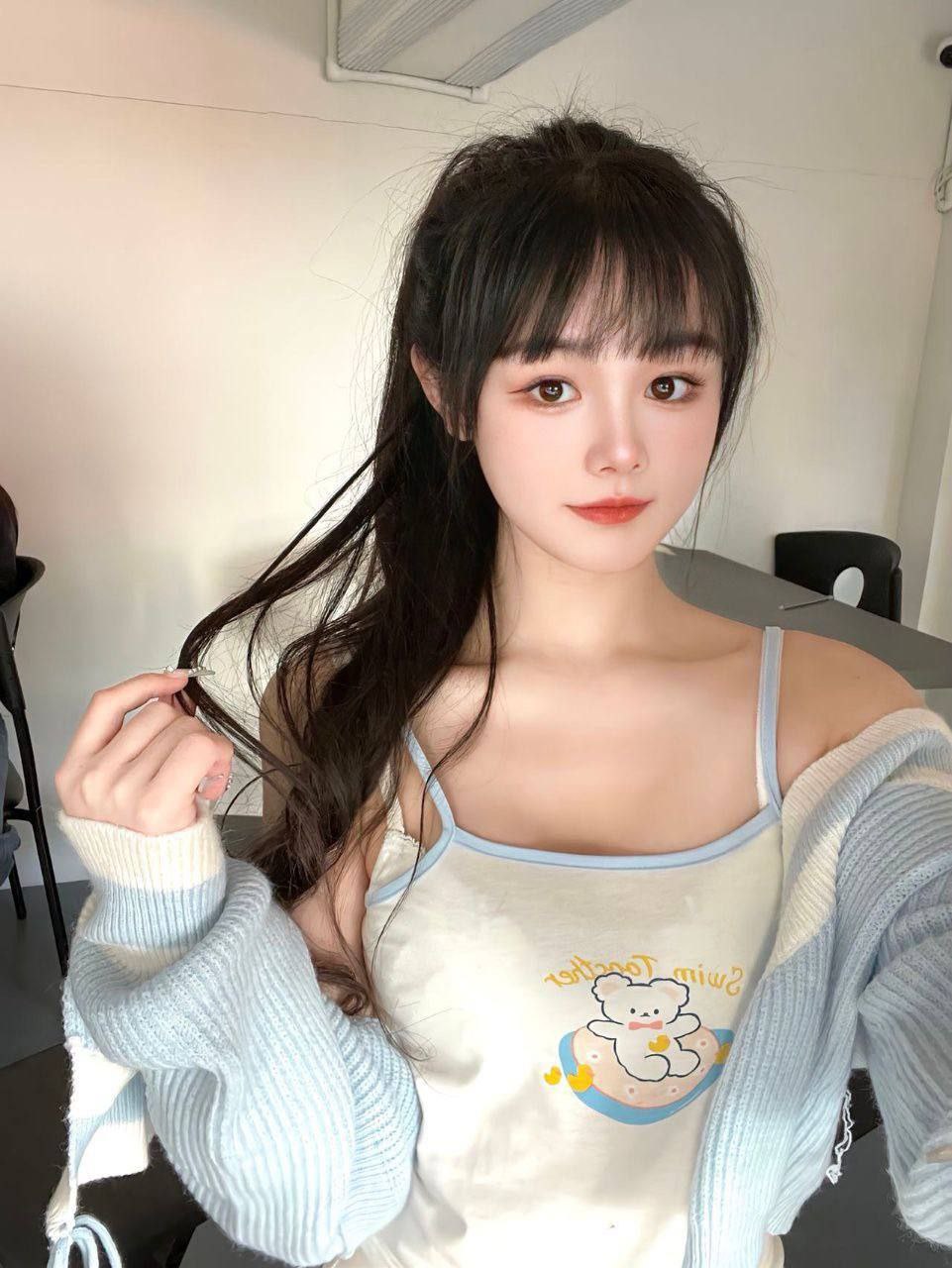 佛山性感尤物，奶软逼肥穴紧汁多，制服诱惑，69式情趣互动，超会自动