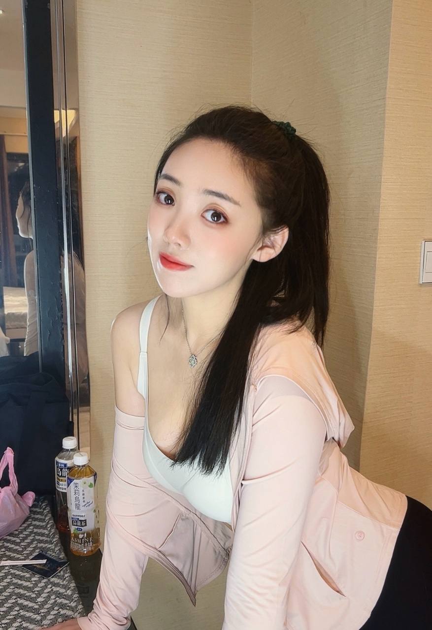 广州純中帶慾 翹臀美胸 知心大姐姐