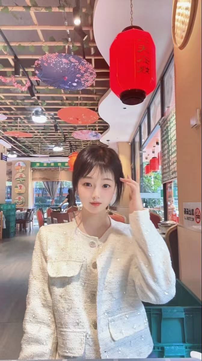 深圳会一字马 舞蹈功底 身体柔软无纹身