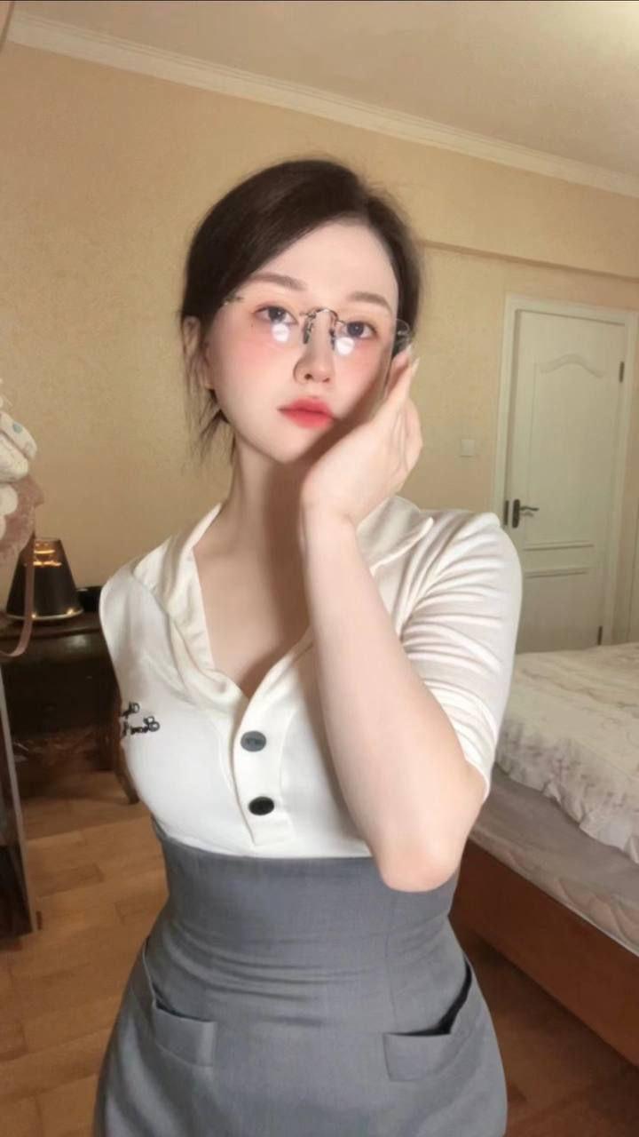 上海商K小姐姐兼职干这行