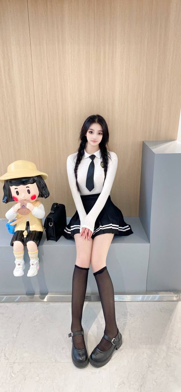 四川省成都市妹子水多又敏感可69式制服诱惑