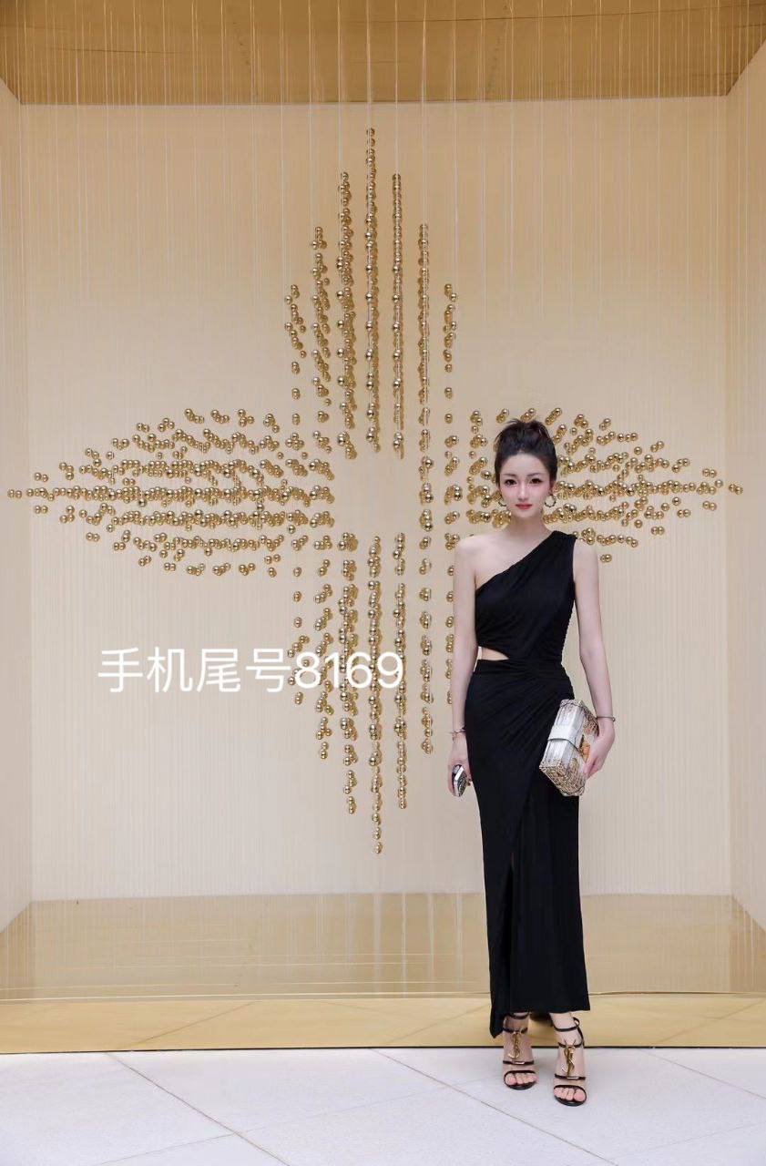 广州自媒体博主  独立服装设计师