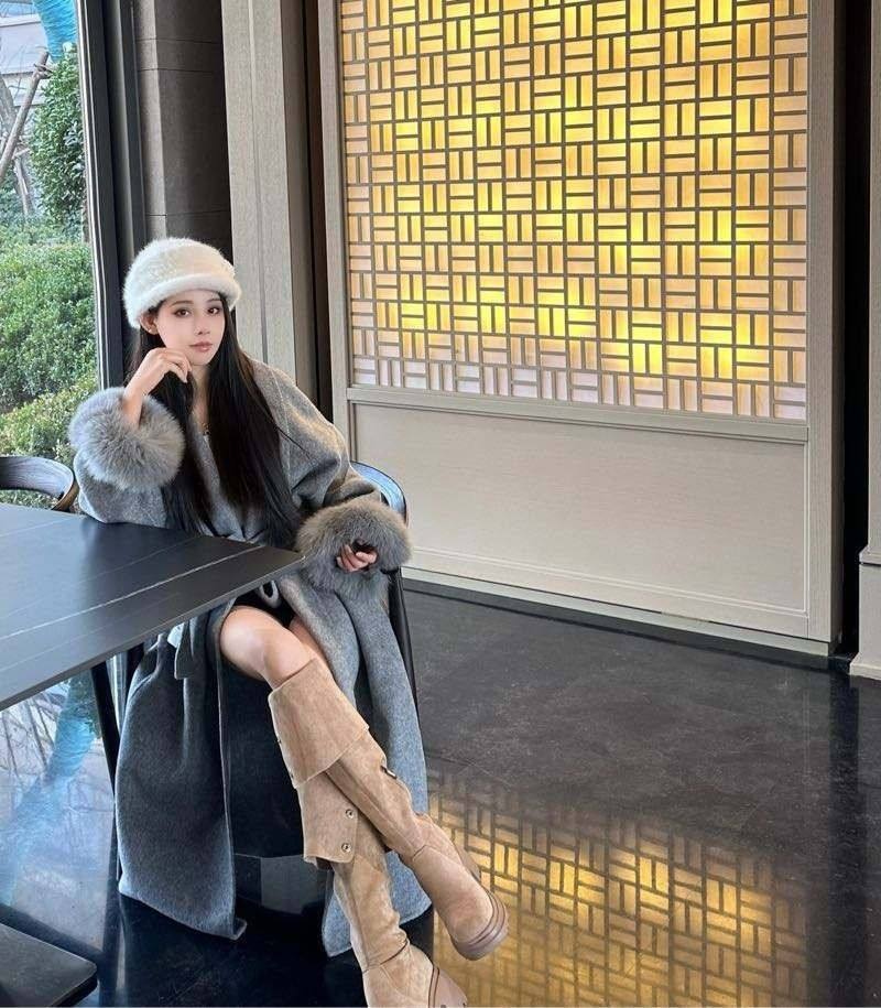 广州平面模特 道具服饰制服齐全 擅长各种角色扮演