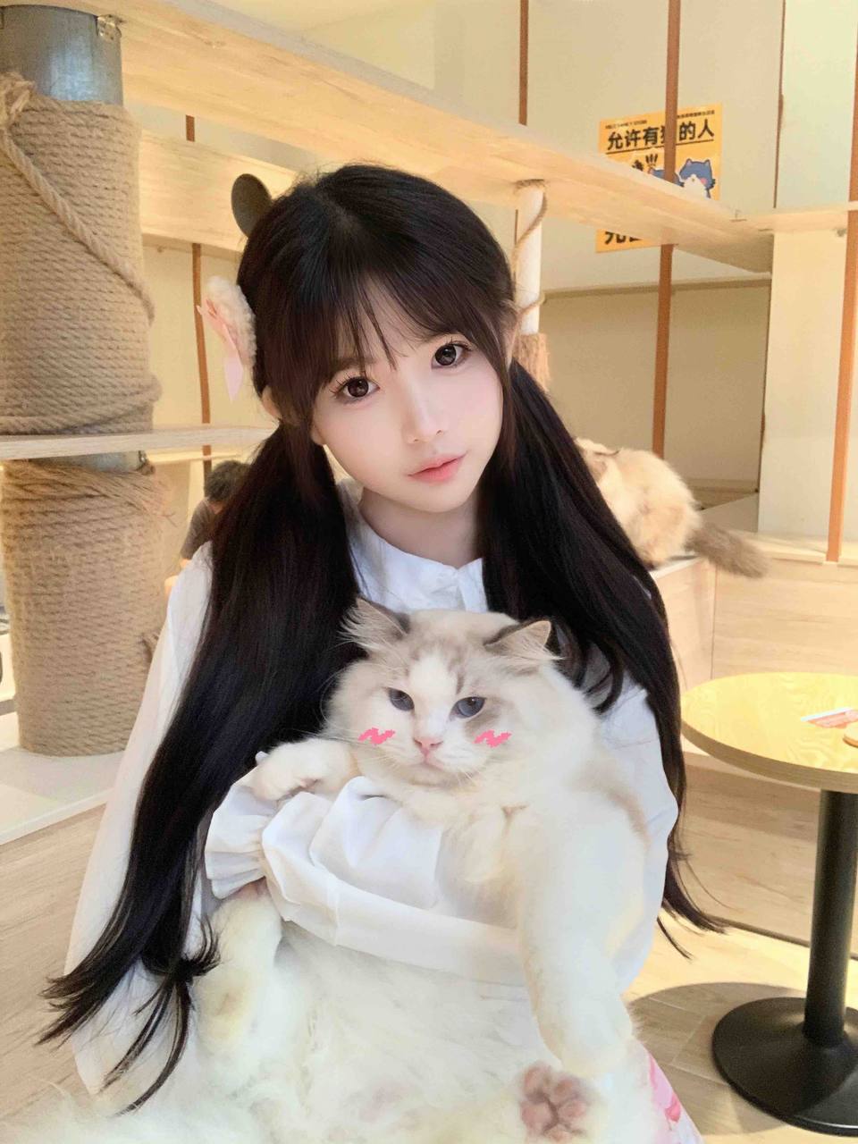 广州初恋体感三点粉前凸后翘