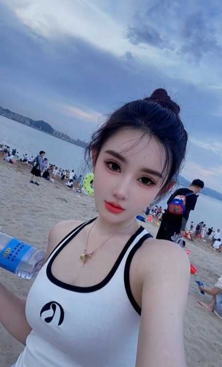 上海居家小骚货大酥胸妹