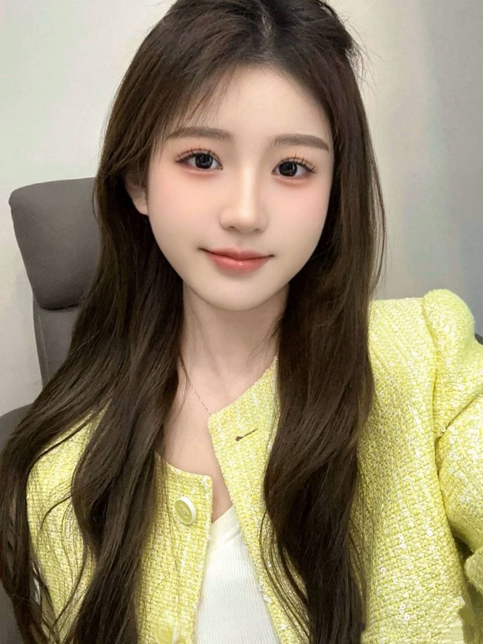 重庆妹子温柔乖巧懂事,可素颜