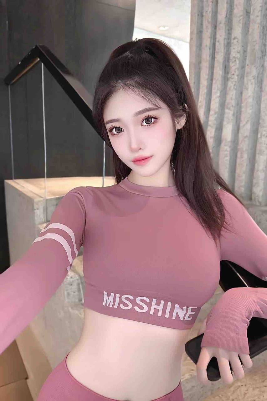 武汉平面模特 年轻紧逼粉嫩嫩 水多 配合百分百