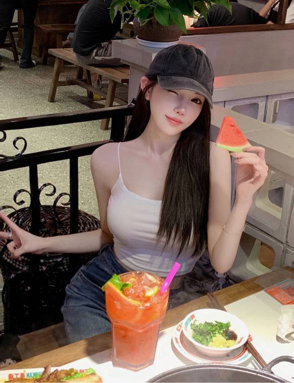 贵阳调情一流 水中萧 服务主动 口活无齿感 小穴紧致水多