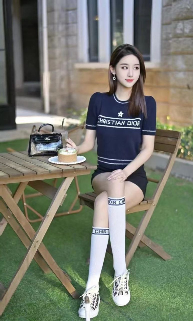 上海01年净身高173c 天然0整容气质温柔型素颜