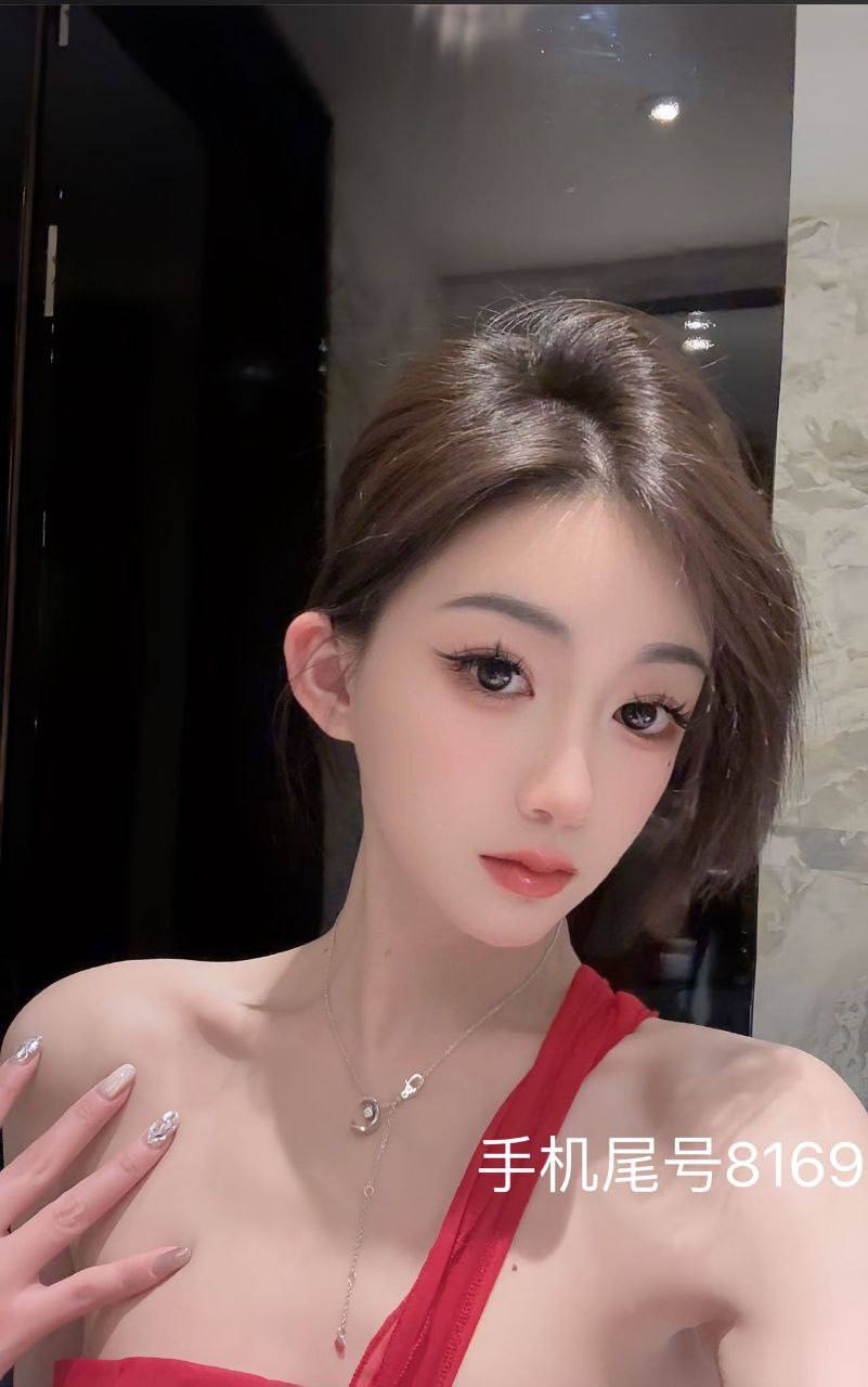 广州自媒体博主  独立服装设计师