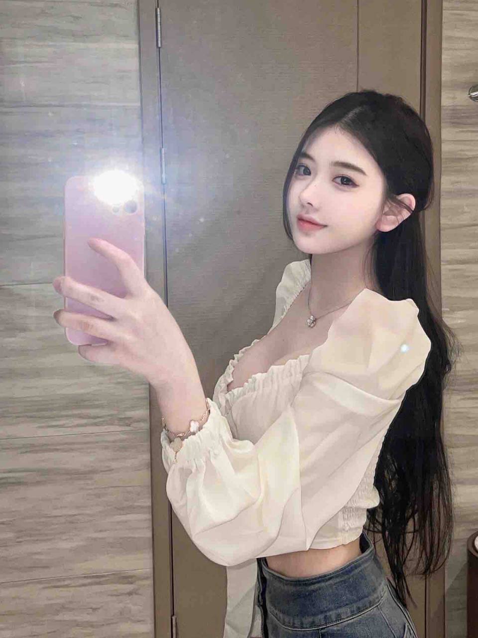 福州漫画身材蜜桃臀 童颜q