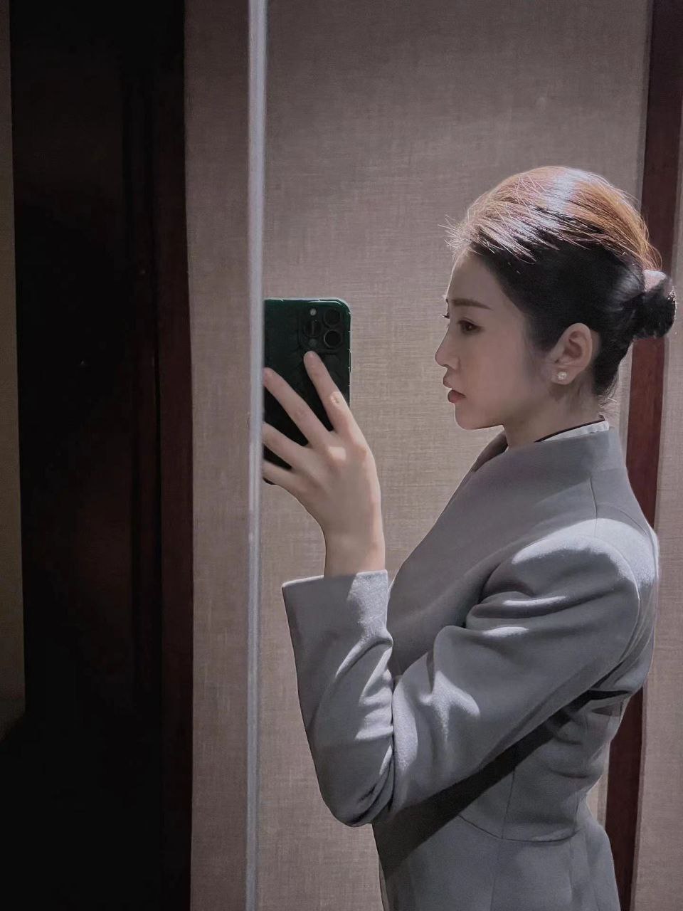 重庆健身教练会一字马 独家东航空姐